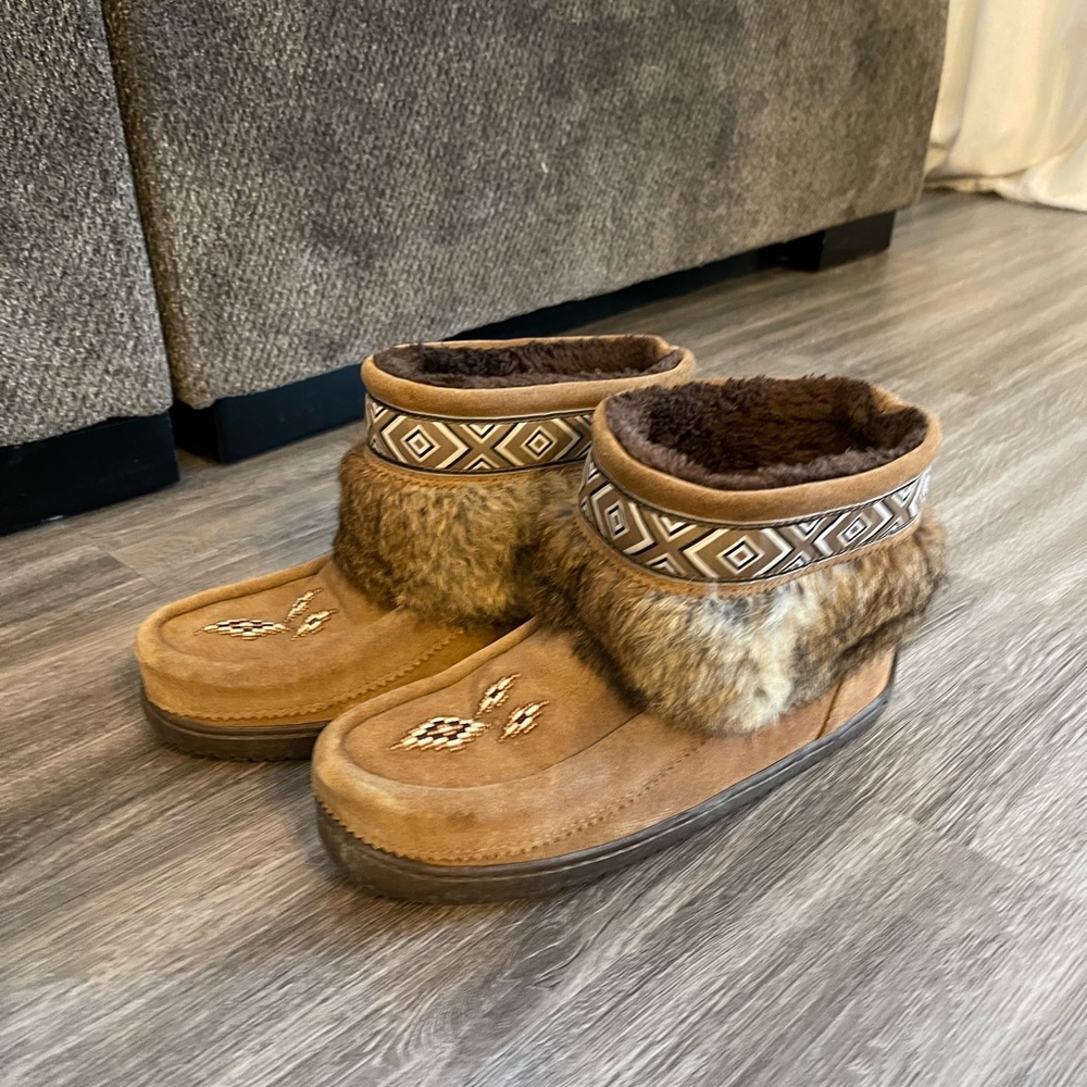 Women’s Manitobah Mukluks